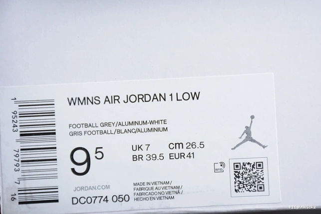 DC0774-050 University (W) Jordan Blue 1 Low 0809